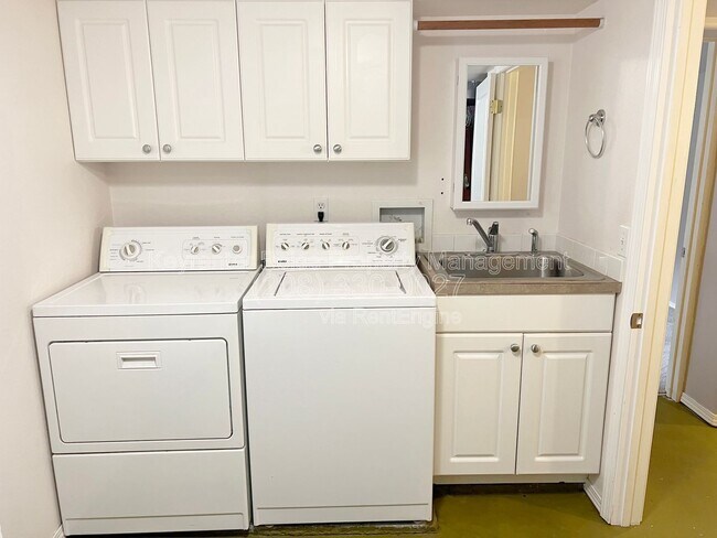 Building Photo - 1512 S Grant Ave