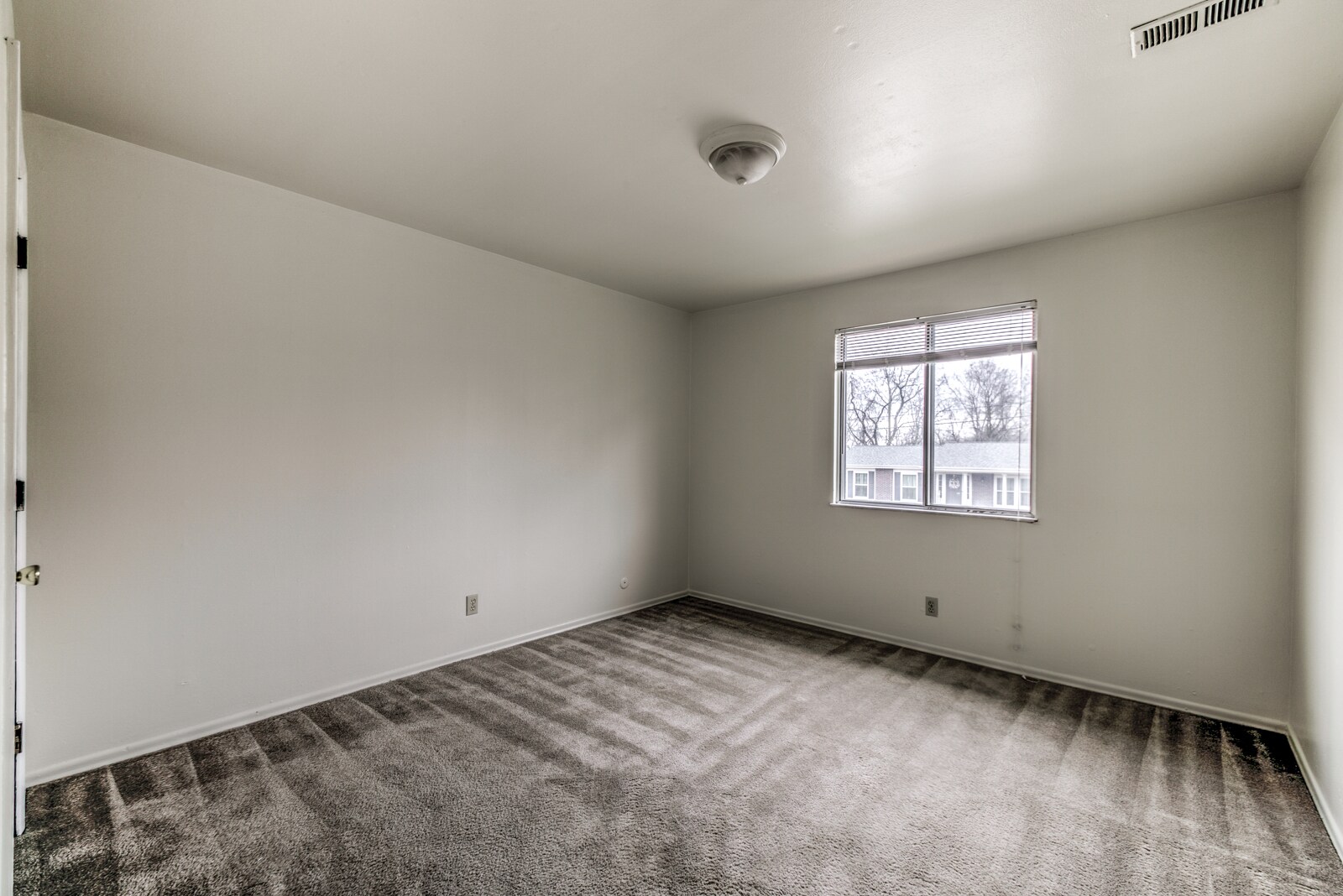 Bedroom 1 layout - 22 E Rock Creek Mnr