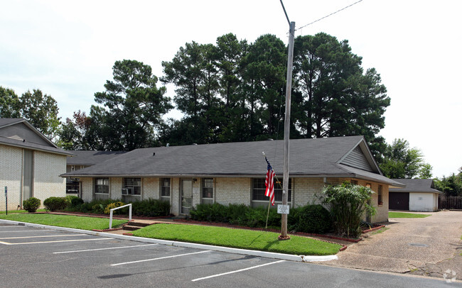 Leasing Office - Woodville Plaza Apartments