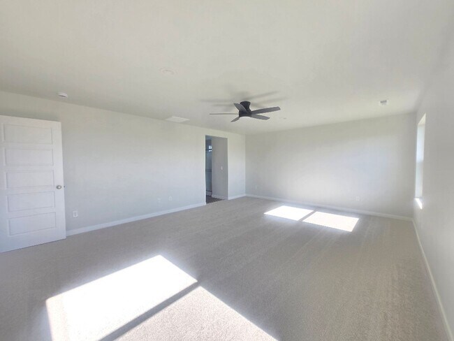 Building Photo - Beautiful Brand New home