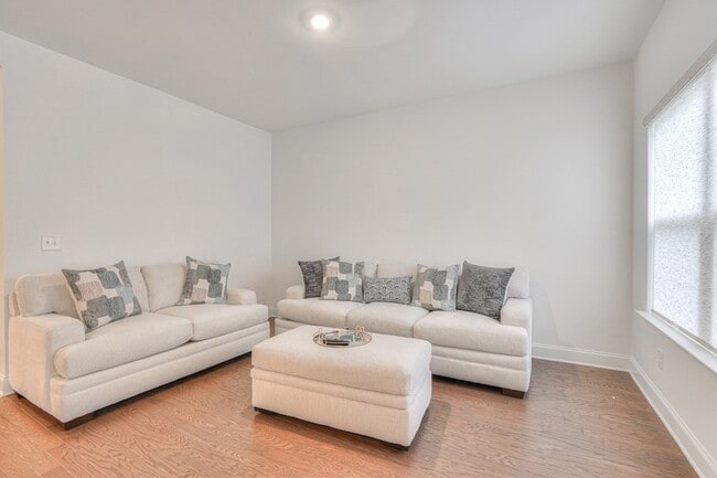 Building Photo - 2309 Laurelstone Dr