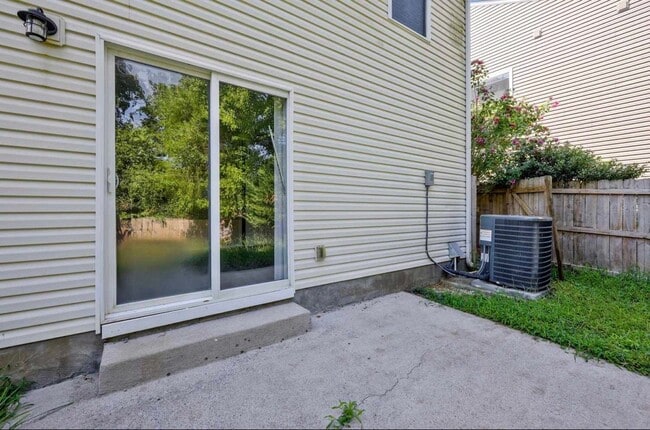Building Photo - 2737 Thornton Grove Blvd