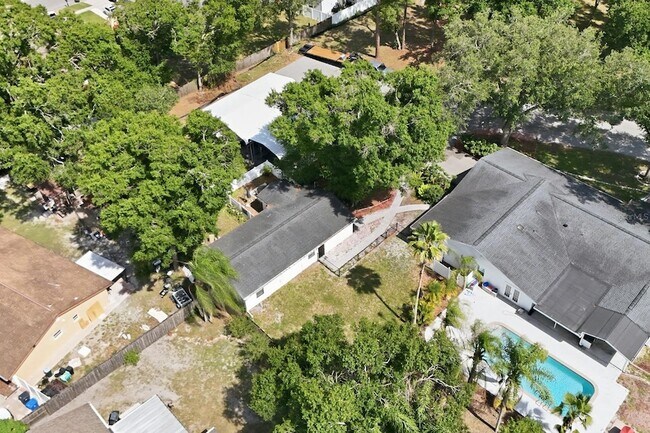 Building Photo - 15509 Casey Rd