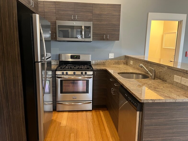 Kitchen - 64 Pitman St