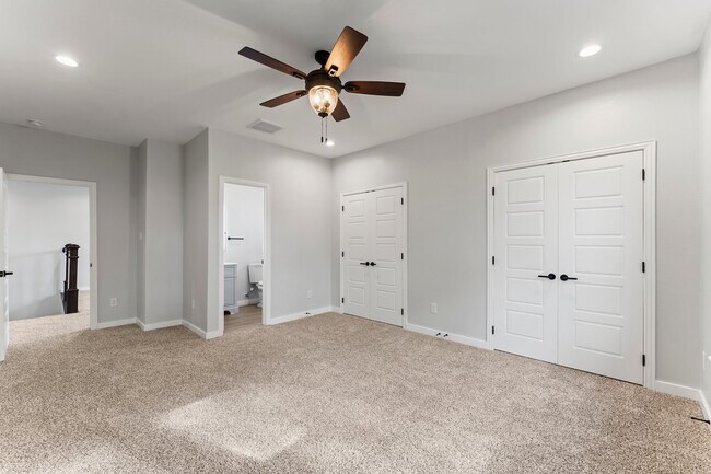 Building Photo - 7007 Longmire Cir