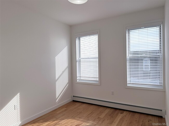 Building Photo - 40-18 50th Ave