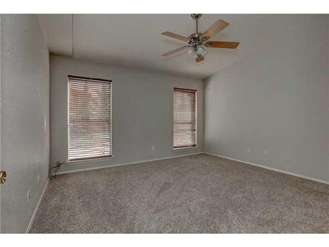 Building Photo - Amazing 3 bedroom 2 bath home is West El Paso!