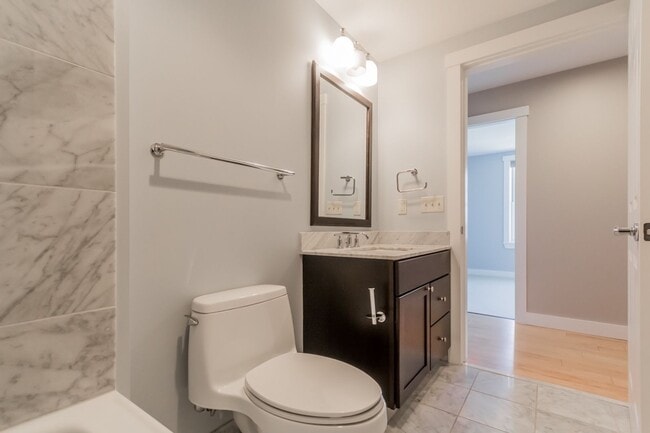 Building Photo - 2BR/2BA East Bayside Luxury Condo Near Old Port, W/D, Parking, Central AC, Views