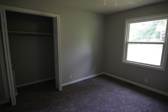 Building Photo - 3 Bedroom Pet Friendly Home For Rent Near ...