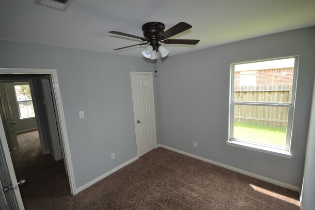 Building Photo - 6958 Chessgate Falls Ln