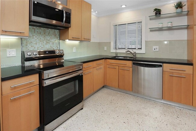 Building Photo - 1410 Polk St