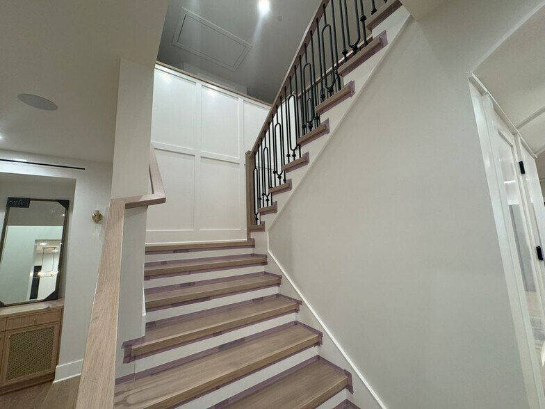 Building Photo - 3312 Kenilworth Dr