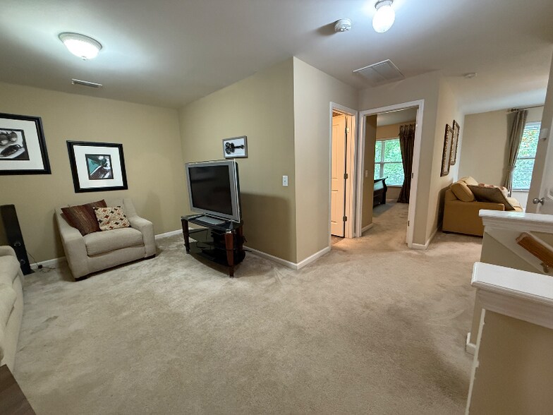 Building Photo - 200 Windsor Chase Ct