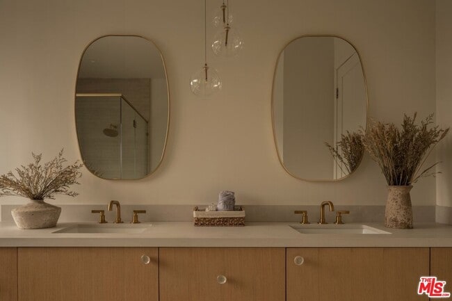 Building Photo - 265 Westlake Blvd