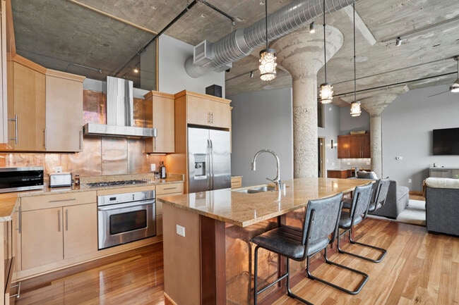 Building Photo - 311 E Erie St