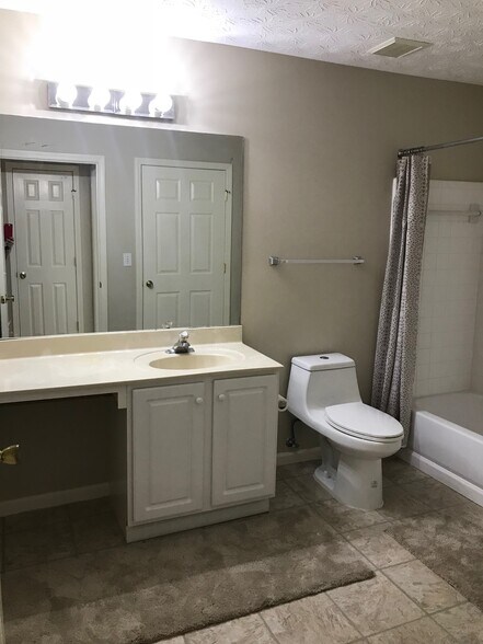 Building Photo - 4402 Orchard Trce