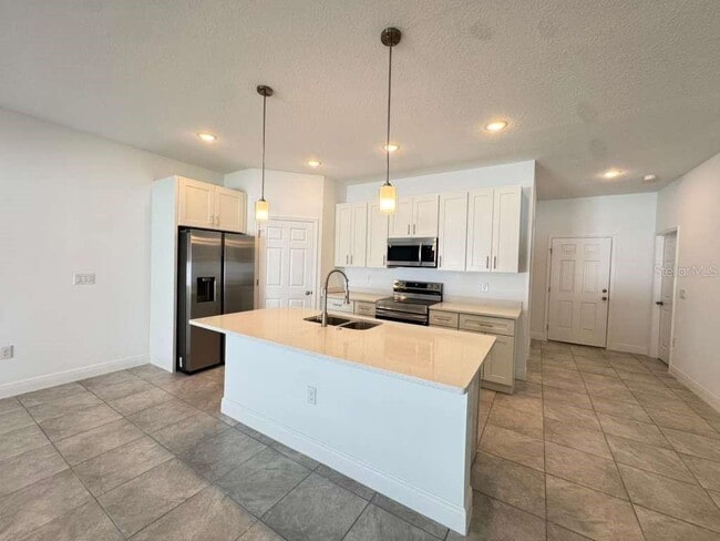 Building Photo - 2692 SW 161st Loop