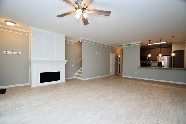 Building Photo - 382 Wilcrest Dr