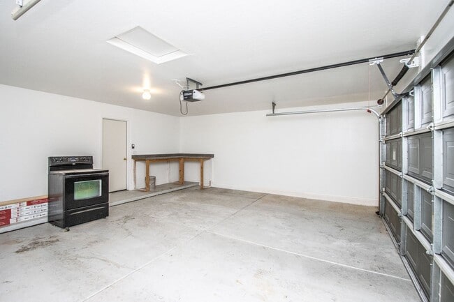 Building Photo - FANTASTIC 4BED/3 BATH SAN TAN HOME in RANCHO BELLA VISTA
