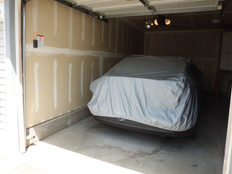 Optional Garage - 745 S Alton Way