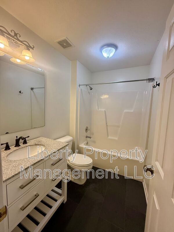 Building Photo - 48 Commonwealth Ct