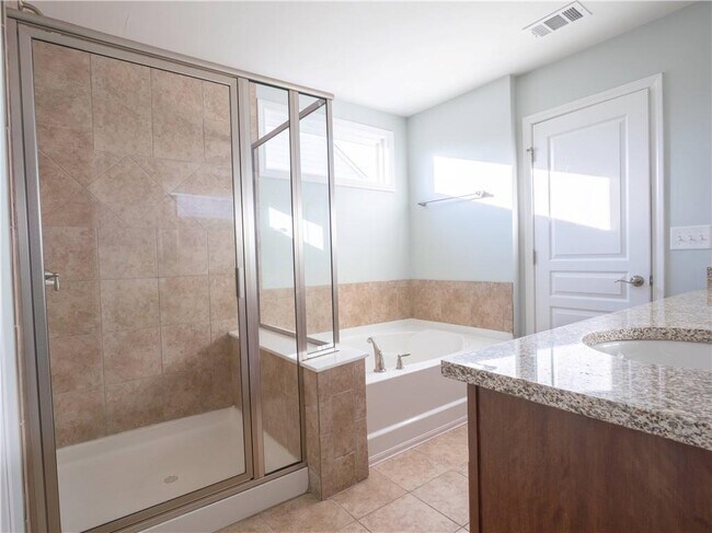 Building Photo - 4550 Farmstead Dr