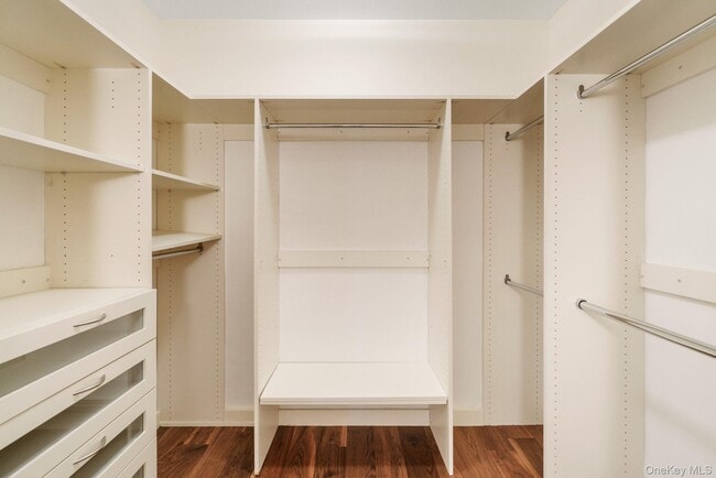 Building Photo - 1 Renaissance Square