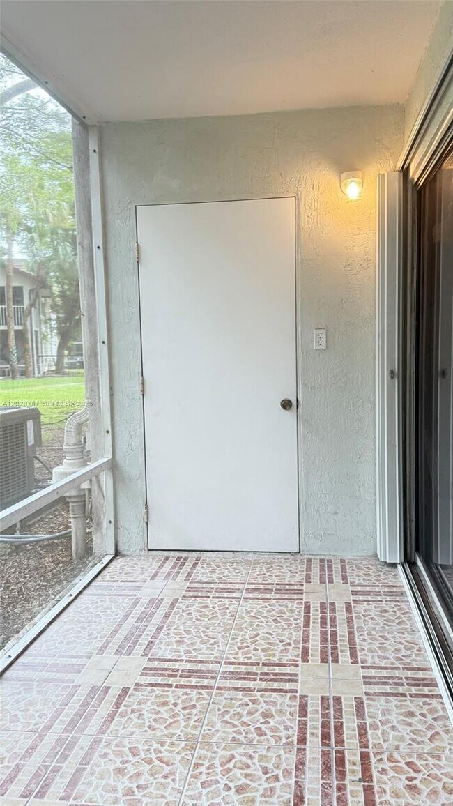 Building Photo - 13965 SW 91st Terrace