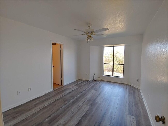 Building Photo - 13353 Water Oak Ln