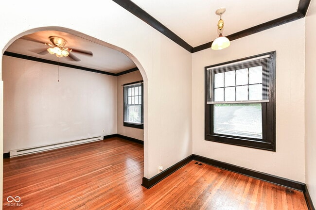 Building Photo - 590 Woodruff Pl W Dr