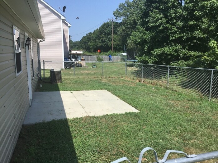 Building Photo - 2923 Ireton Pl