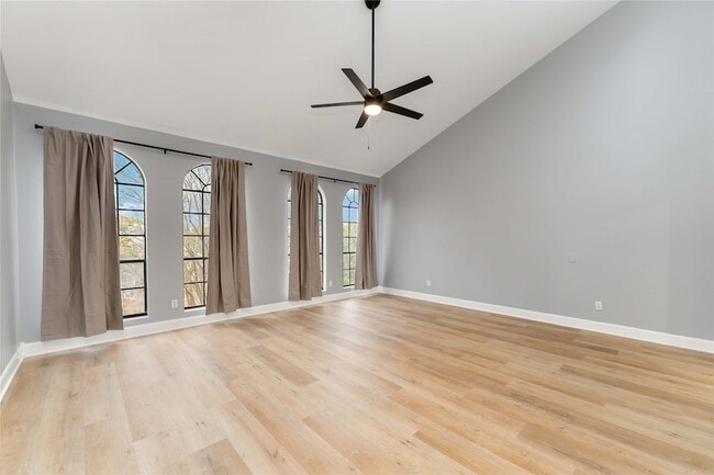 Building Photo - 2002 Fairview St