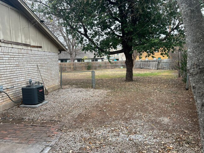 Building Photo - McGilvray Properties2 (5302 Indio Cir)