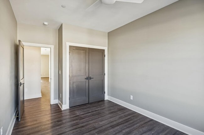 Building Photo - 120 N Main St