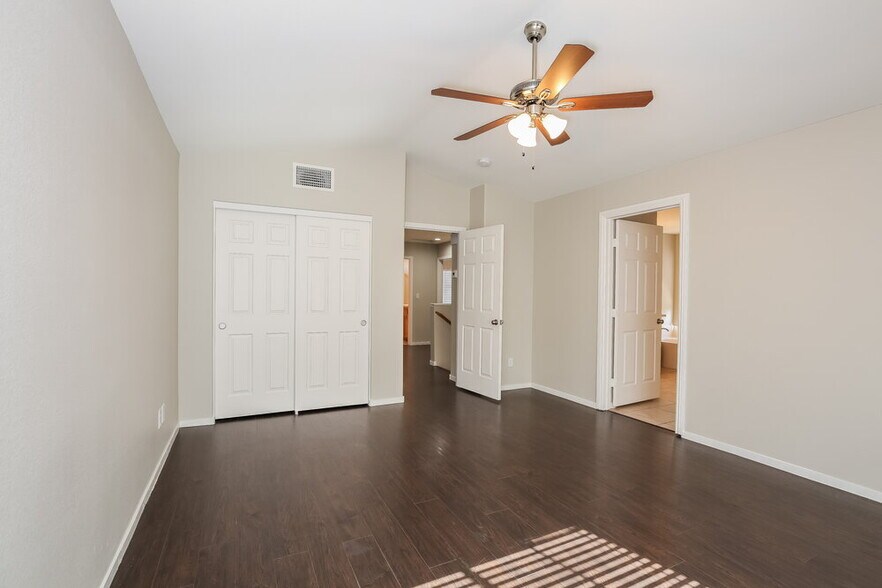 Building Photo - 4408 Acropolis Ave