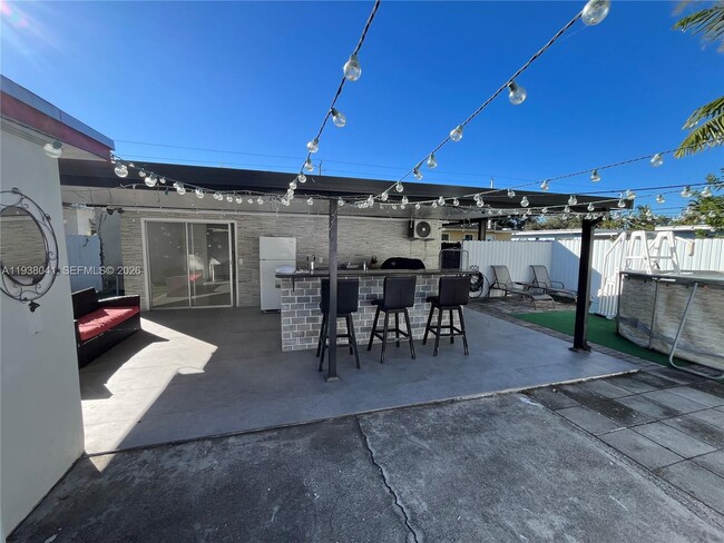 Building Photo - 5803 Buchanan St