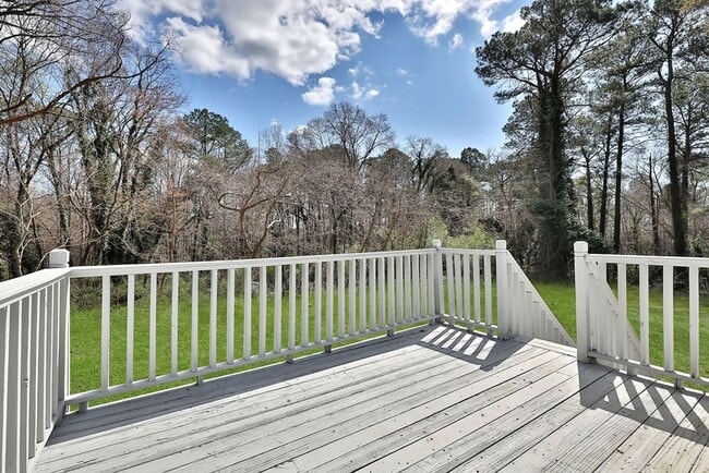 Building Photo - Beautiful renovated Home