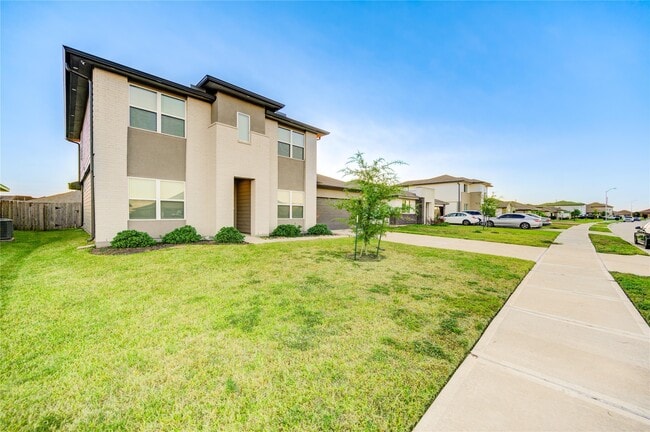 Building Photo - 6846 Dell Vista Drive