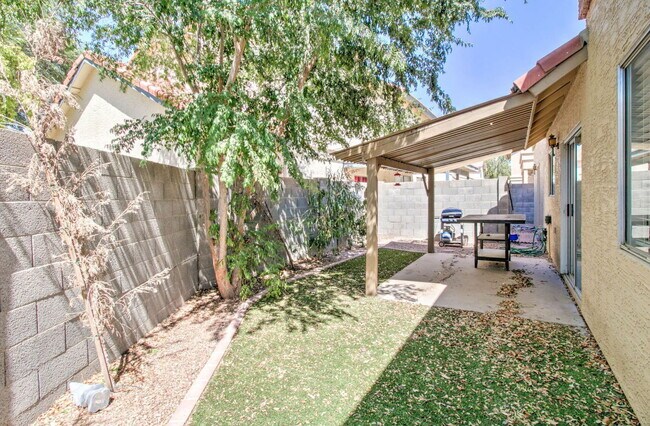 Building Photo - 1756 E Kesler Ln