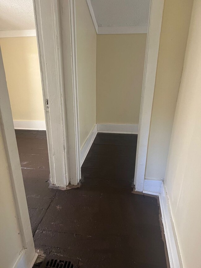 Building Photo - 3 bedroom house