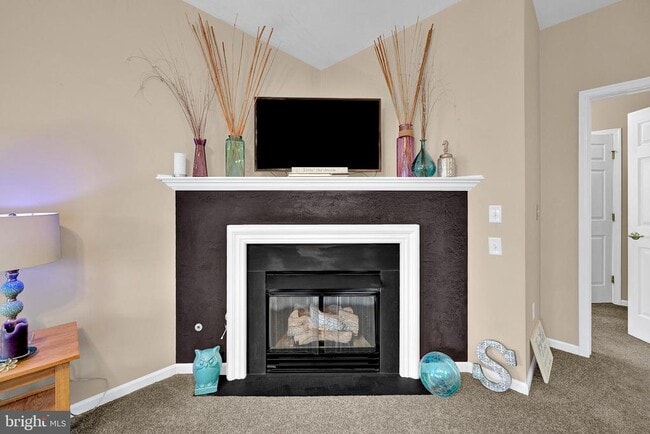 Building Photo - 60 Kyle Way