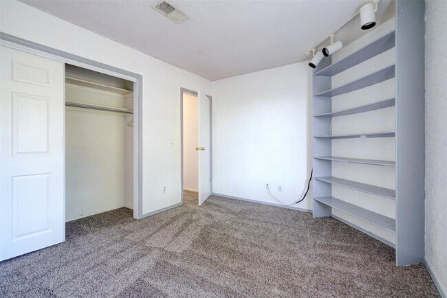 Building Photo - 6700 NW 124th St