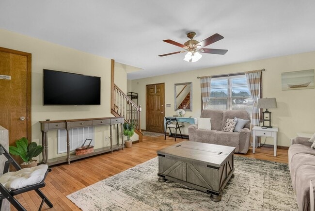 Building Photo - 5457 Warren St