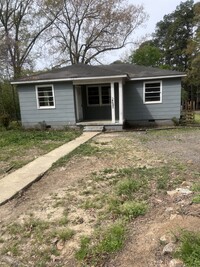 Building Photo - 4685 Churchill Dr