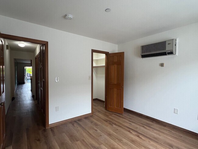 Building Photo - Los Caballeros #312 - Leasing only