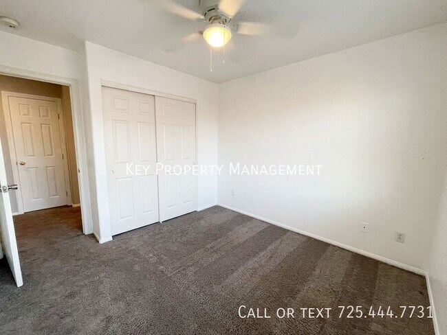 Building Photo - 605 Sonoran Heights Ave