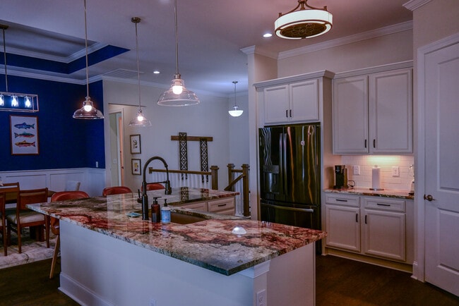 Building Photo - 1013 Marsh Vw Dr