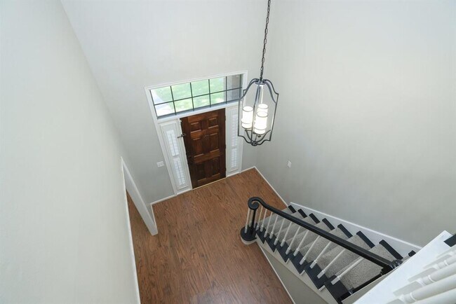 Building Photo - 17318 Shadow Valley Dr