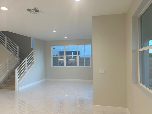 Building Photo - 43275 Passagio Lago Way