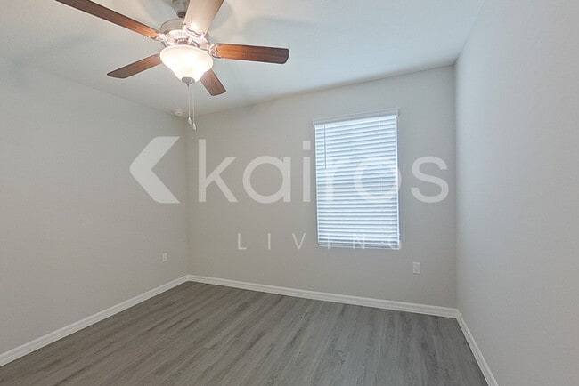 Building Photo - 8634 SW 43rd Ter